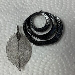 Stylish Silver Leaf Pendant Necklace